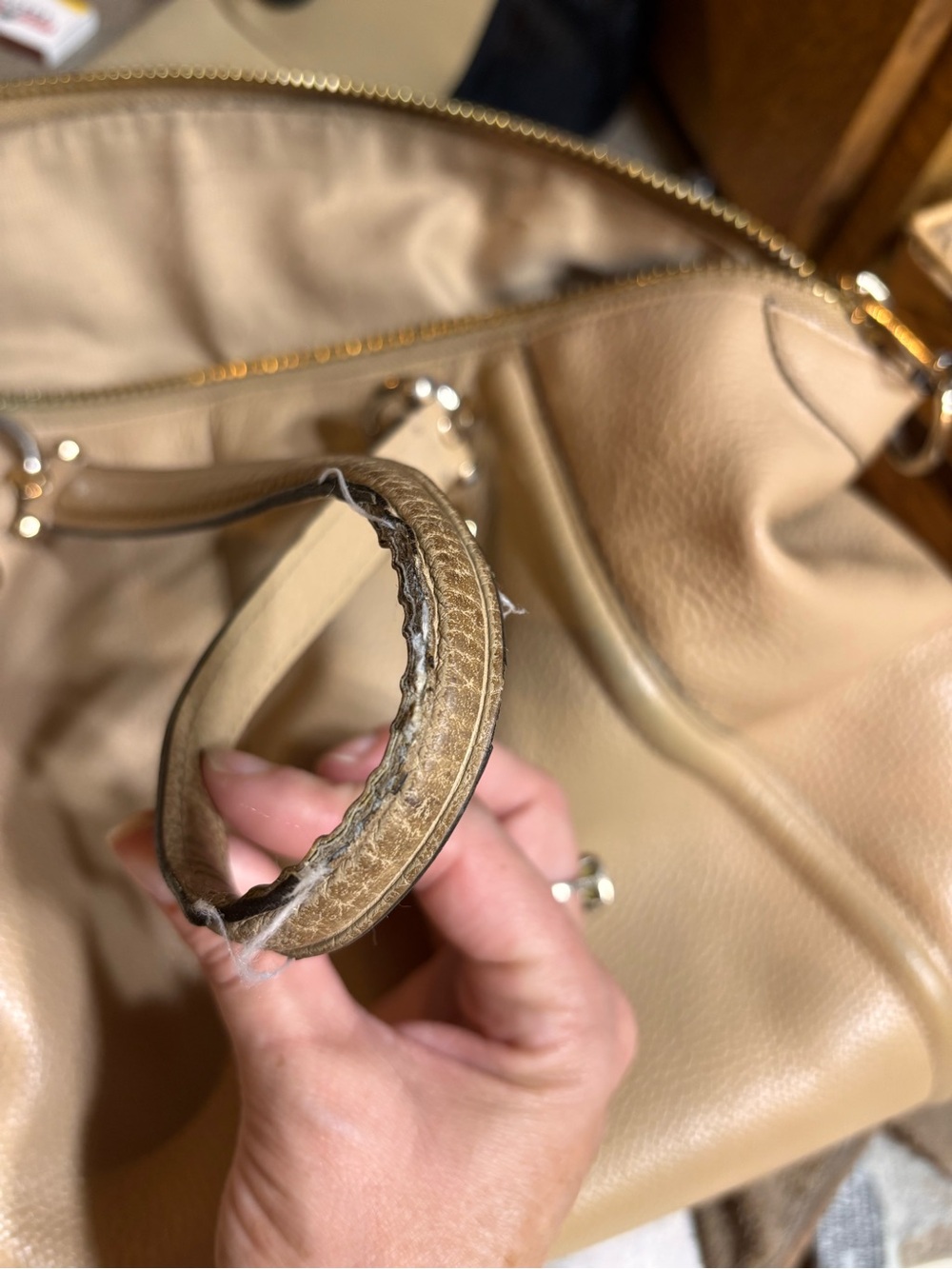 Coach Leather Hobo Satchel with lovely Gold Accent Chain - Picture 10 of 12